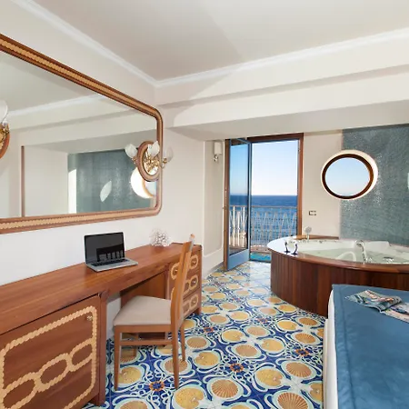 Alimuri Bay فندق ميتا