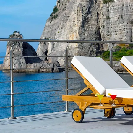 فندق Alimuri Bay ميتا