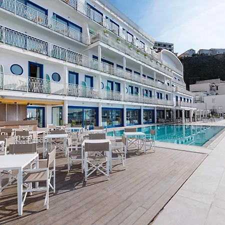 فندق Alimuri Bay 4*