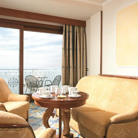 Alimuri Bay فندق ميتا