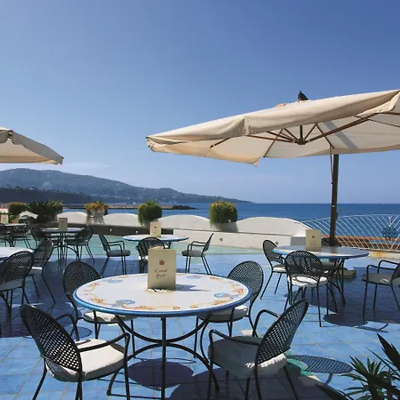 Alimuri Bay فندق