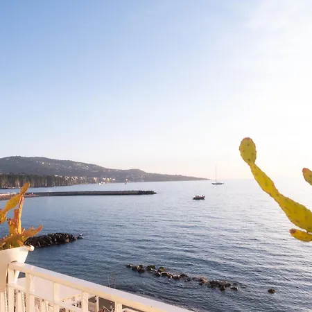 Alimuri Bay فندق ميتا