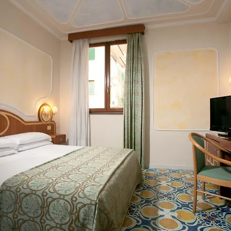 Alimuri Bay 4* מטה
