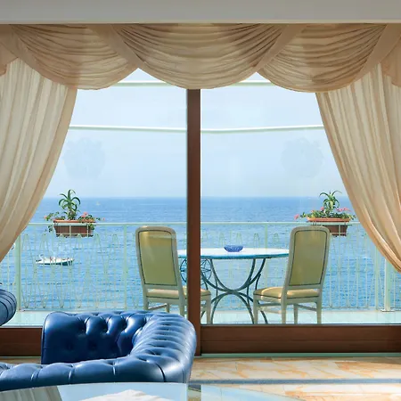 Alimuri Bay Hotel Meta