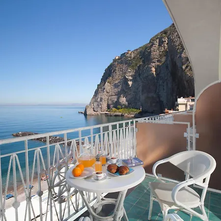 מלון Alimuri Bay