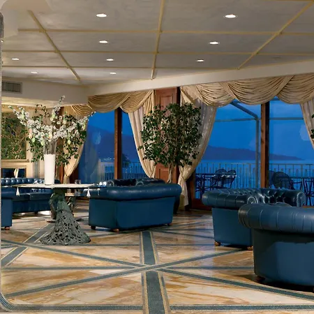 Alimuri Bay מלון 4*