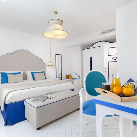 Alimuri Bay 4*