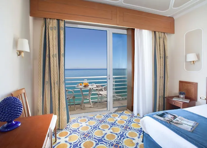 Hotel Alimuri Bay 4*