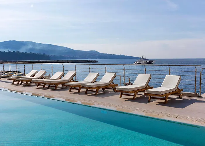 Hotel Alimuri Bay Meta