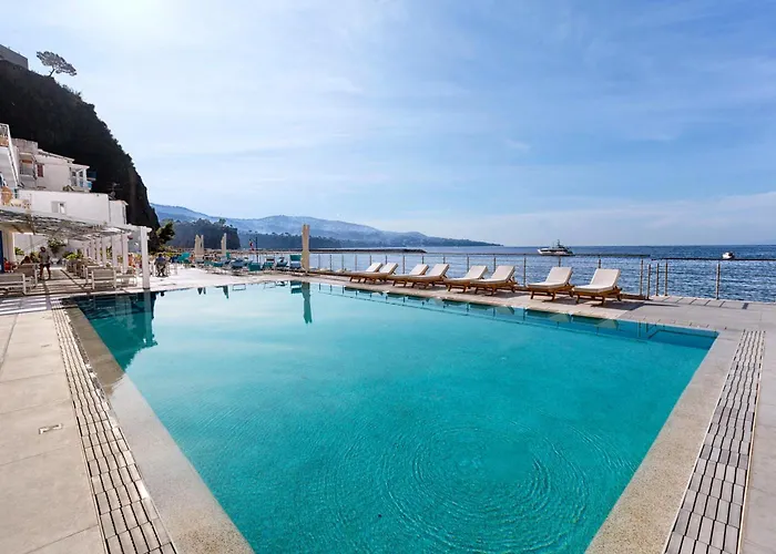 Hotel Alimuri Bay 4*