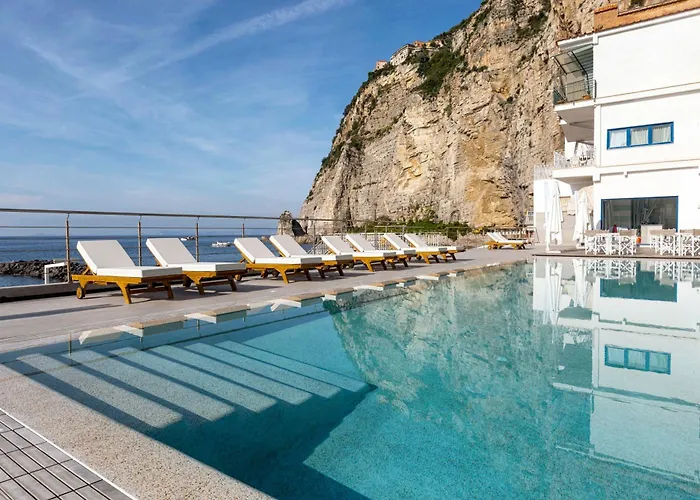 Alimuri Bay Hotel Meta