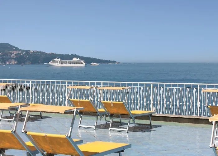 Alimuri Bay Hotel Meta