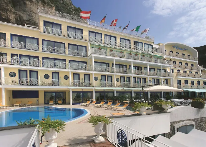 Hotel Alimuri Bay